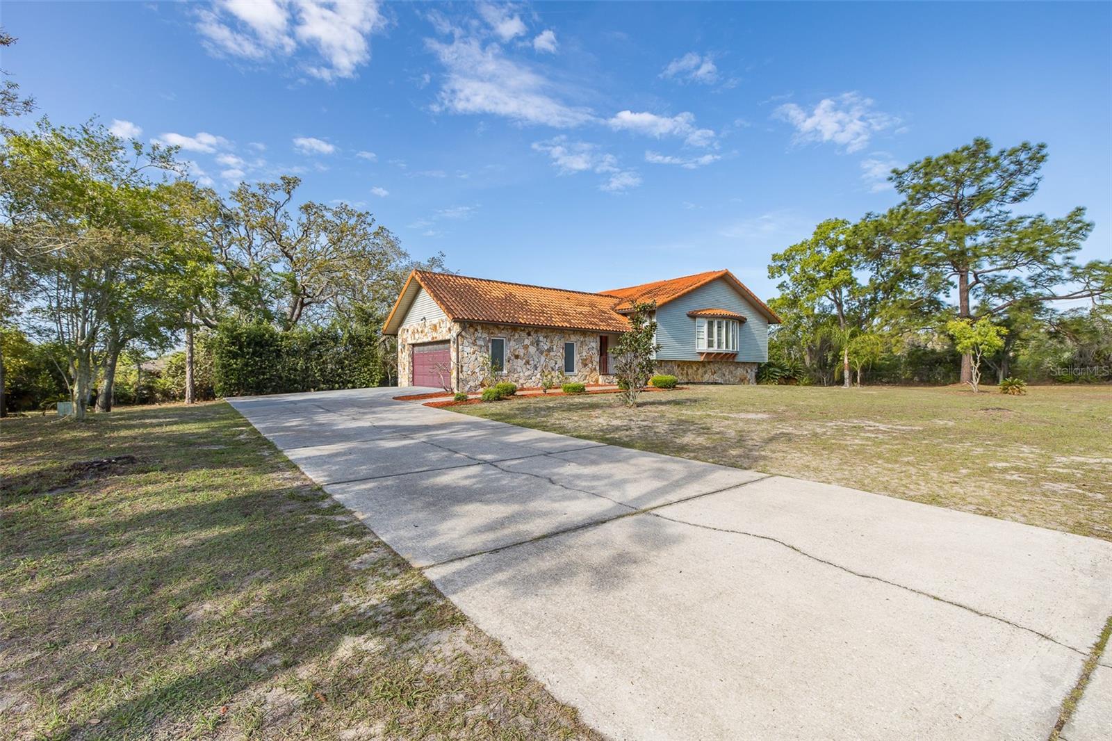 GOLDEN ACRES - Residential