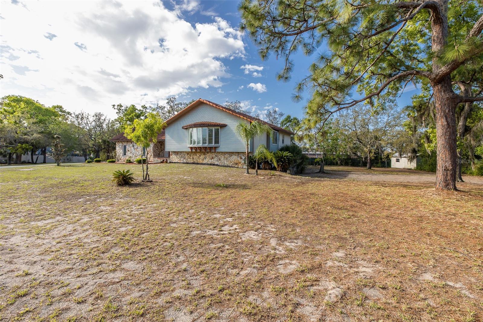 GOLDEN ACRES - Residential