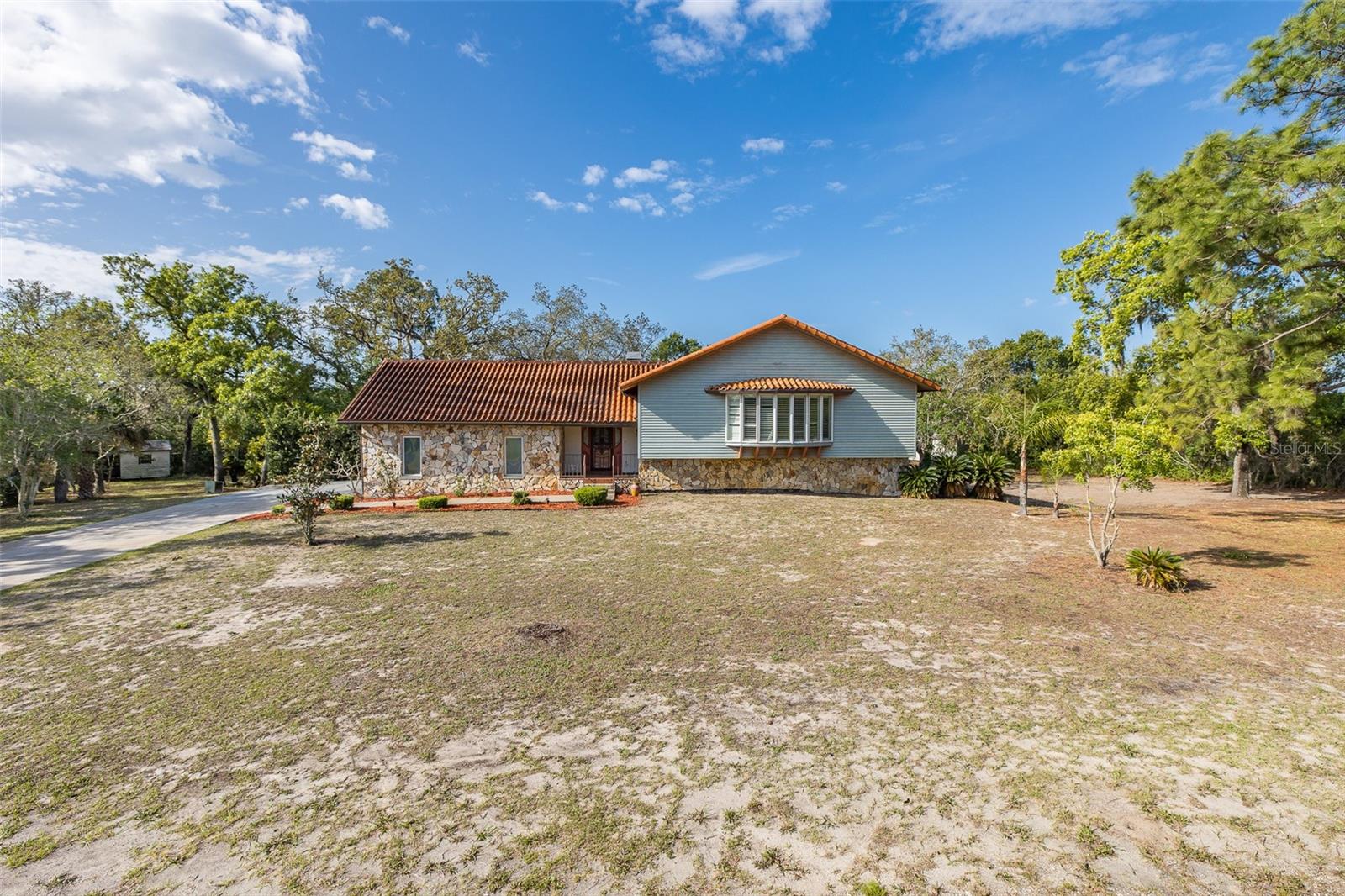 GOLDEN ACRES - Residential