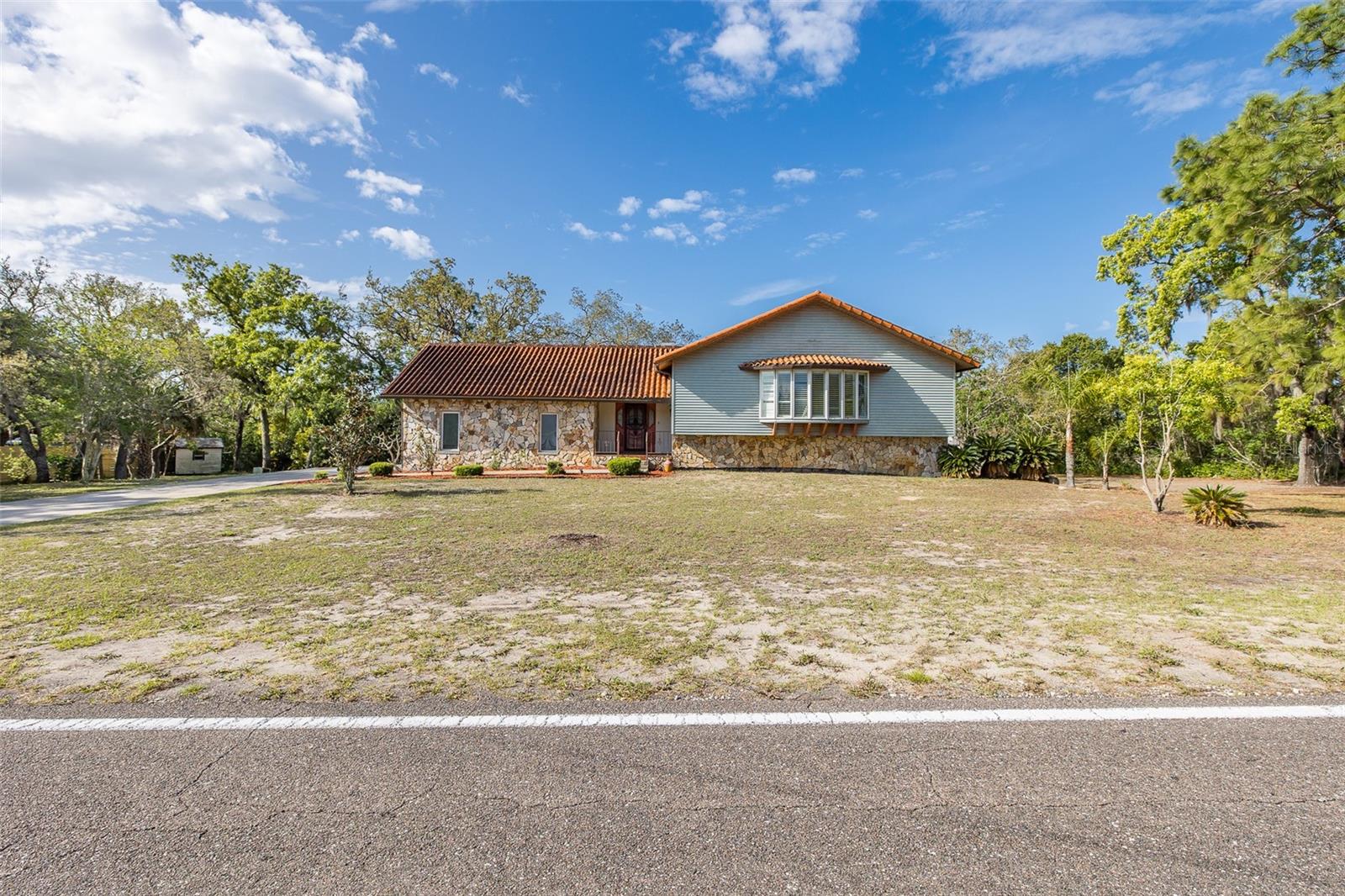 GOLDEN ACRES - Residential