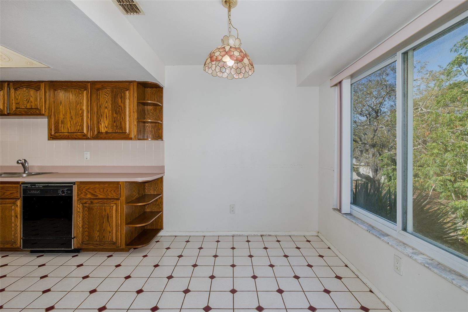 GOLDEN ACRES - Residential