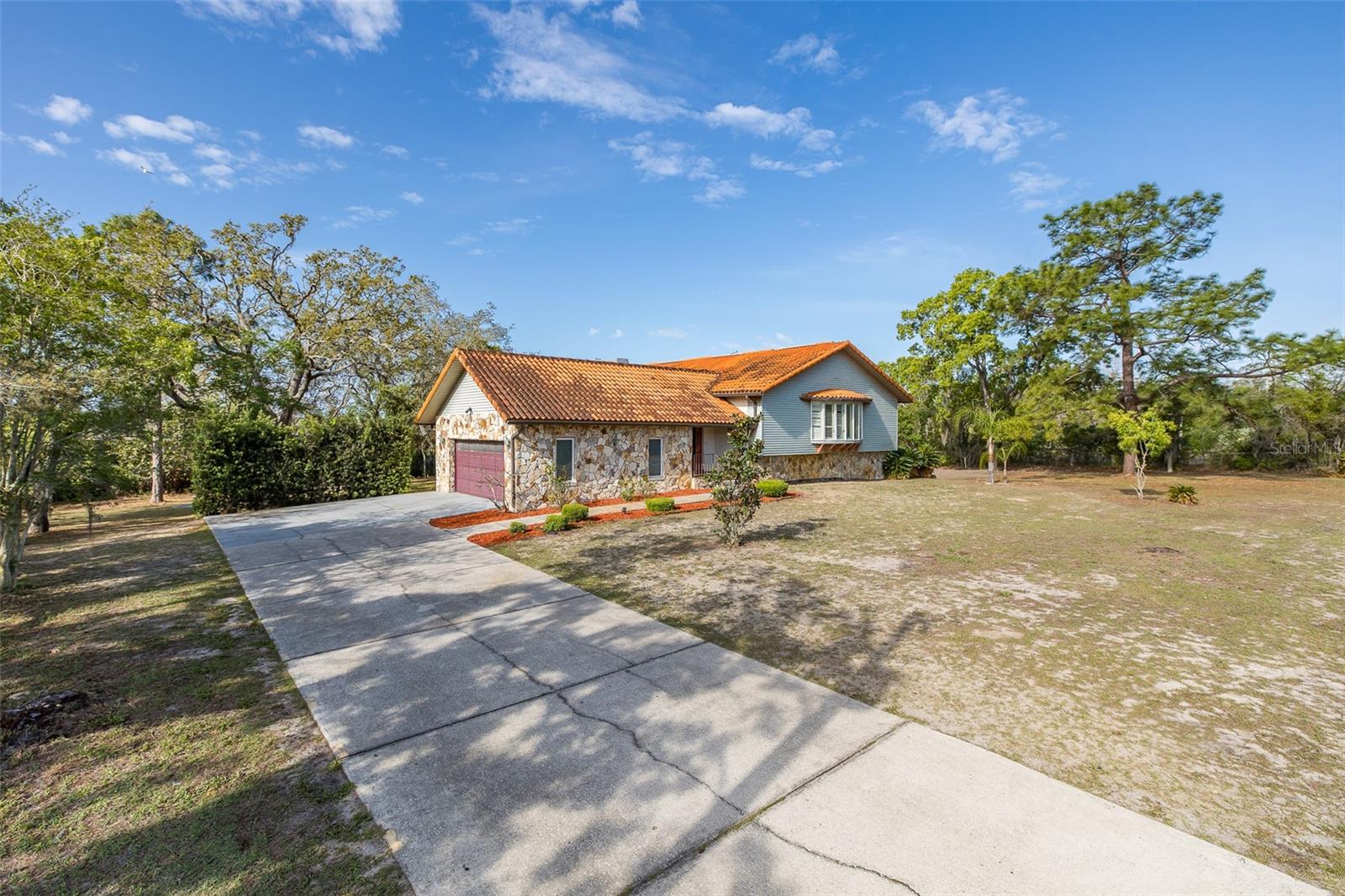 GOLDEN ACRES - Residential