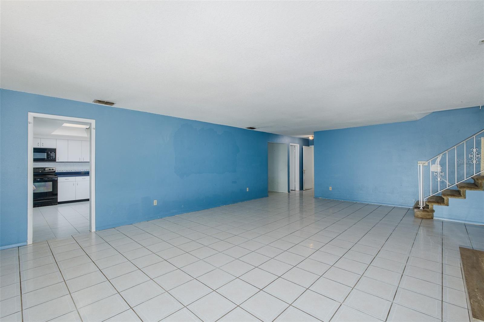 GOLDEN ACRES - Residential