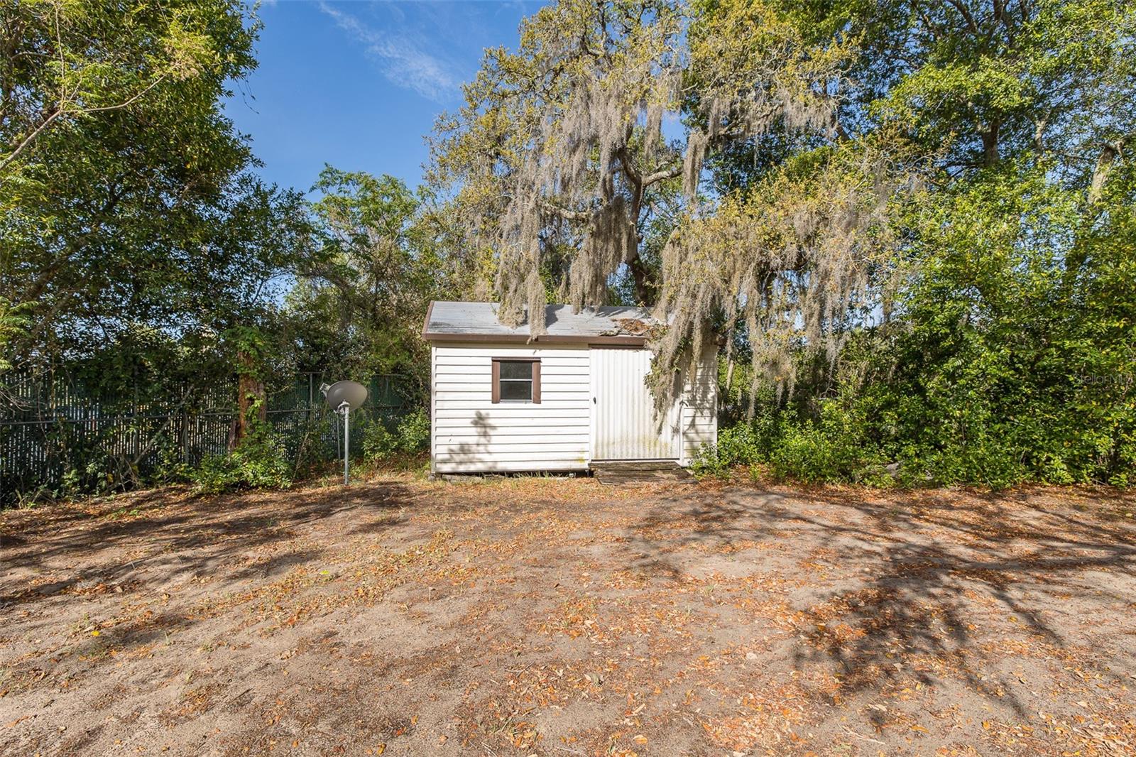 GOLDEN ACRES - Residential