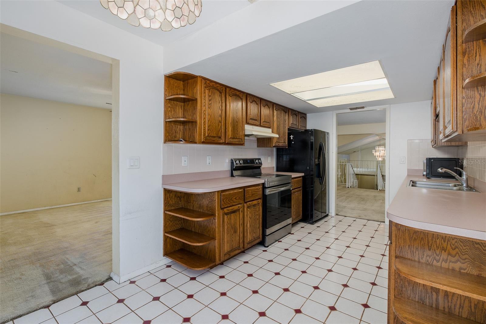 GOLDEN ACRES - Residential