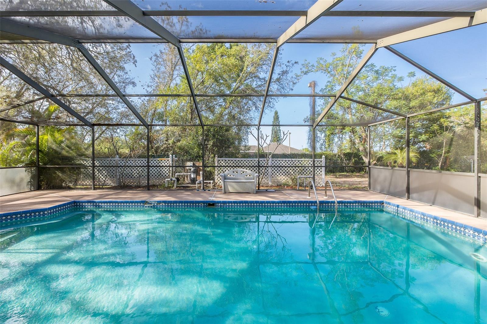 GOLDEN ACRES - Residential