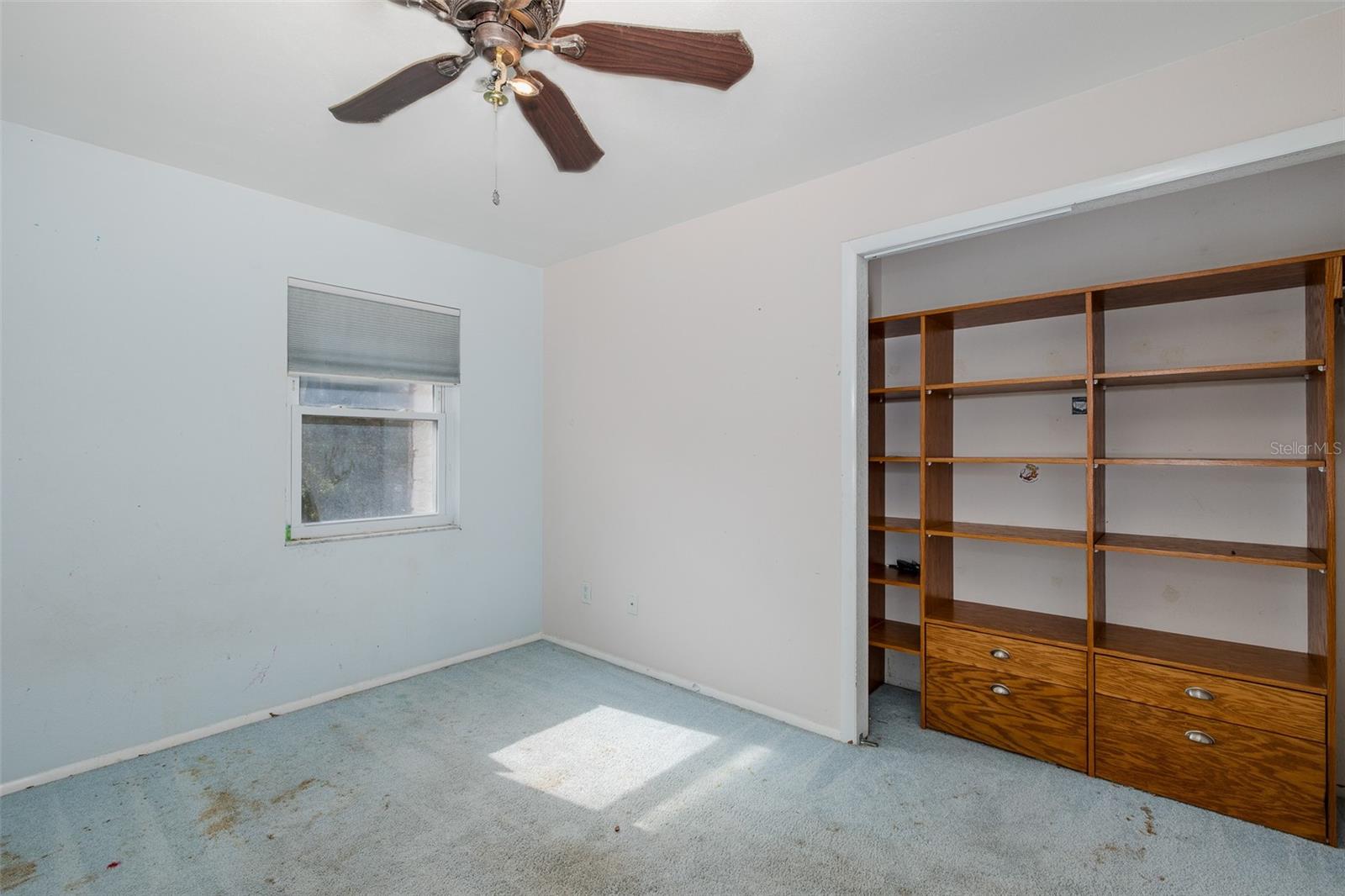 GOLDEN ACRES - Residential