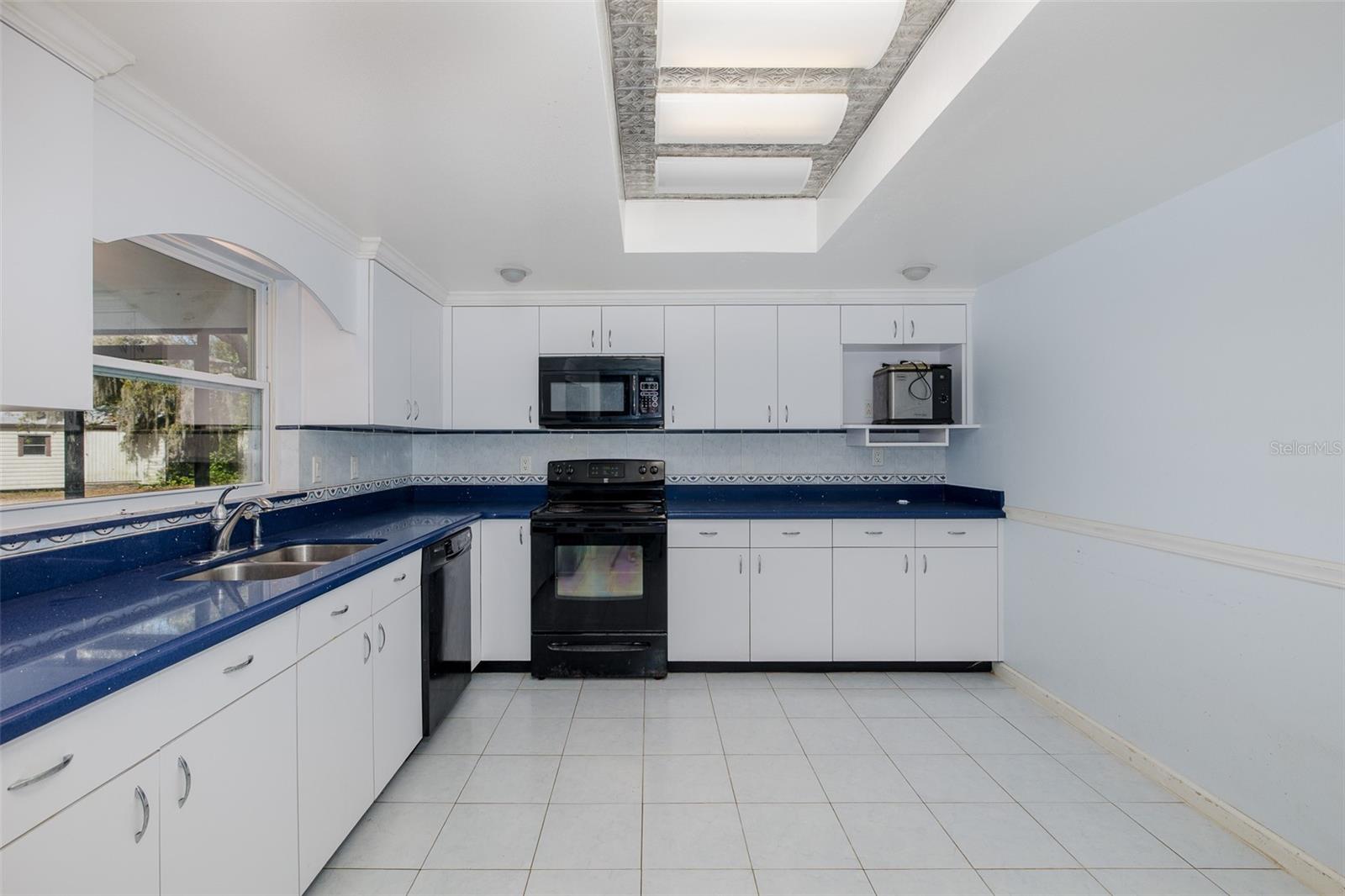 GOLDEN ACRES - Residential