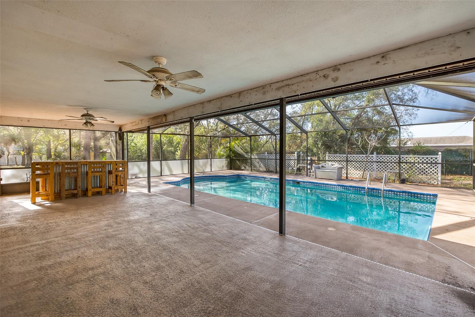 GOLDEN ACRES - Residential