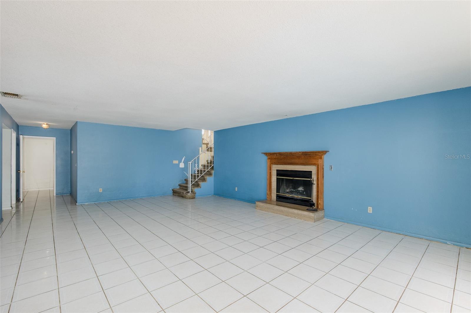 GOLDEN ACRES - Residential