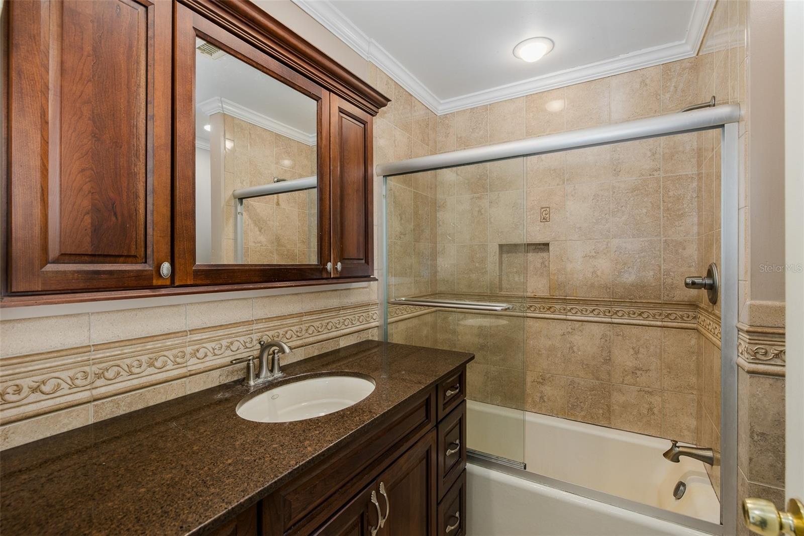 GOLDEN ACRES - Residential