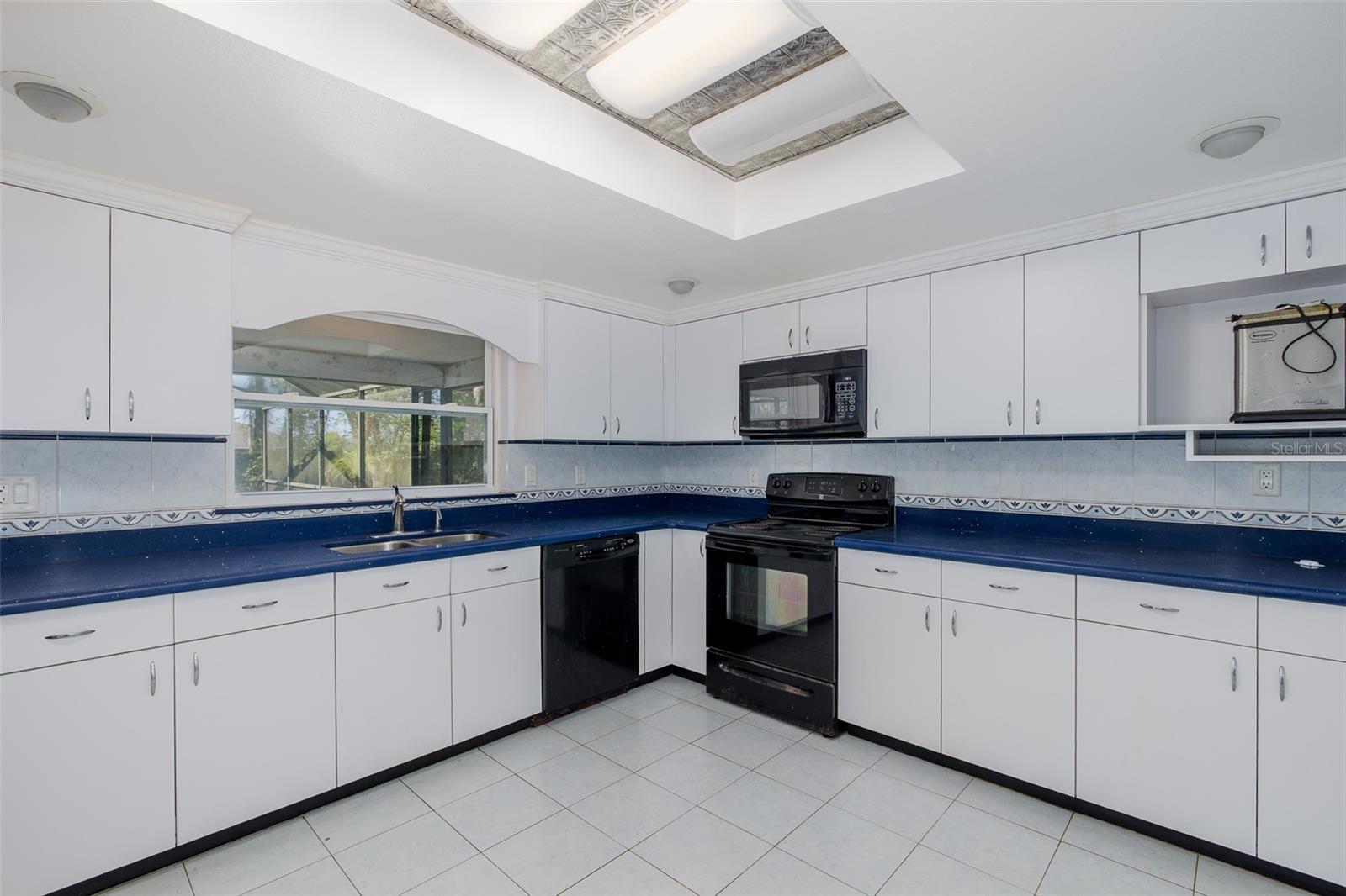 GOLDEN ACRES - Residential