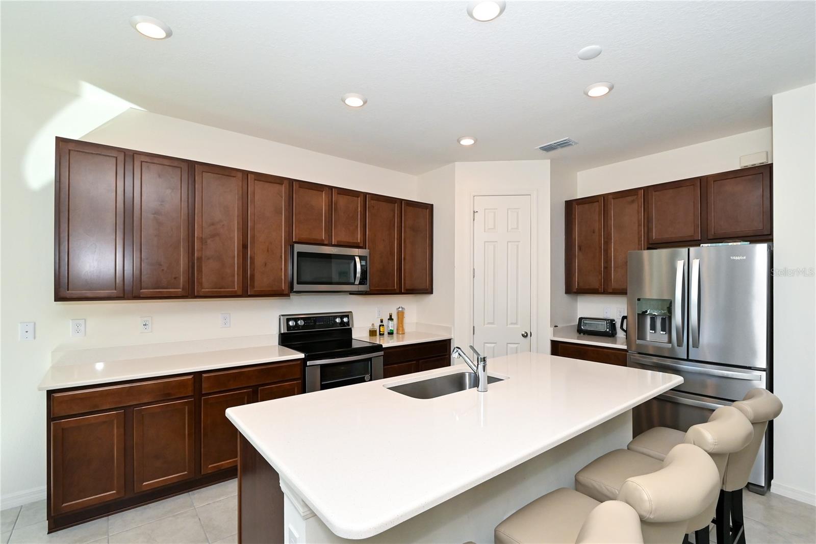 GRADY POINTE - Residential