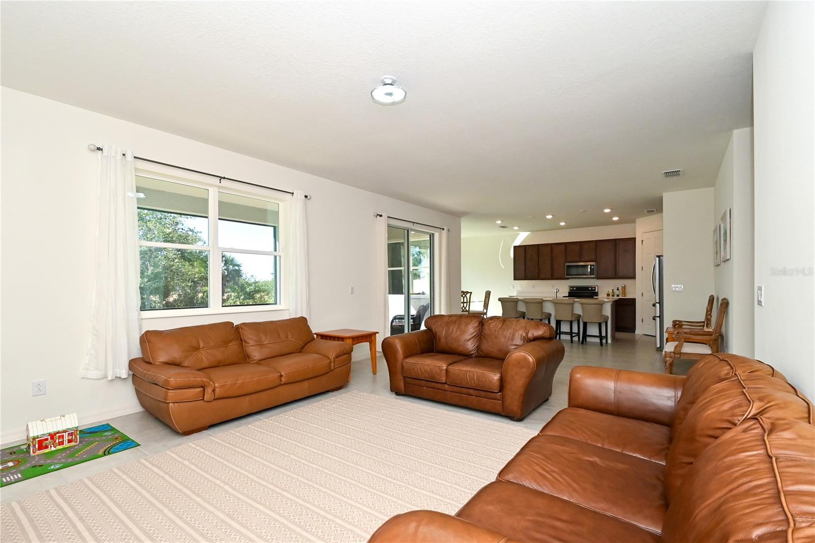 GRADY POINTE - Residential