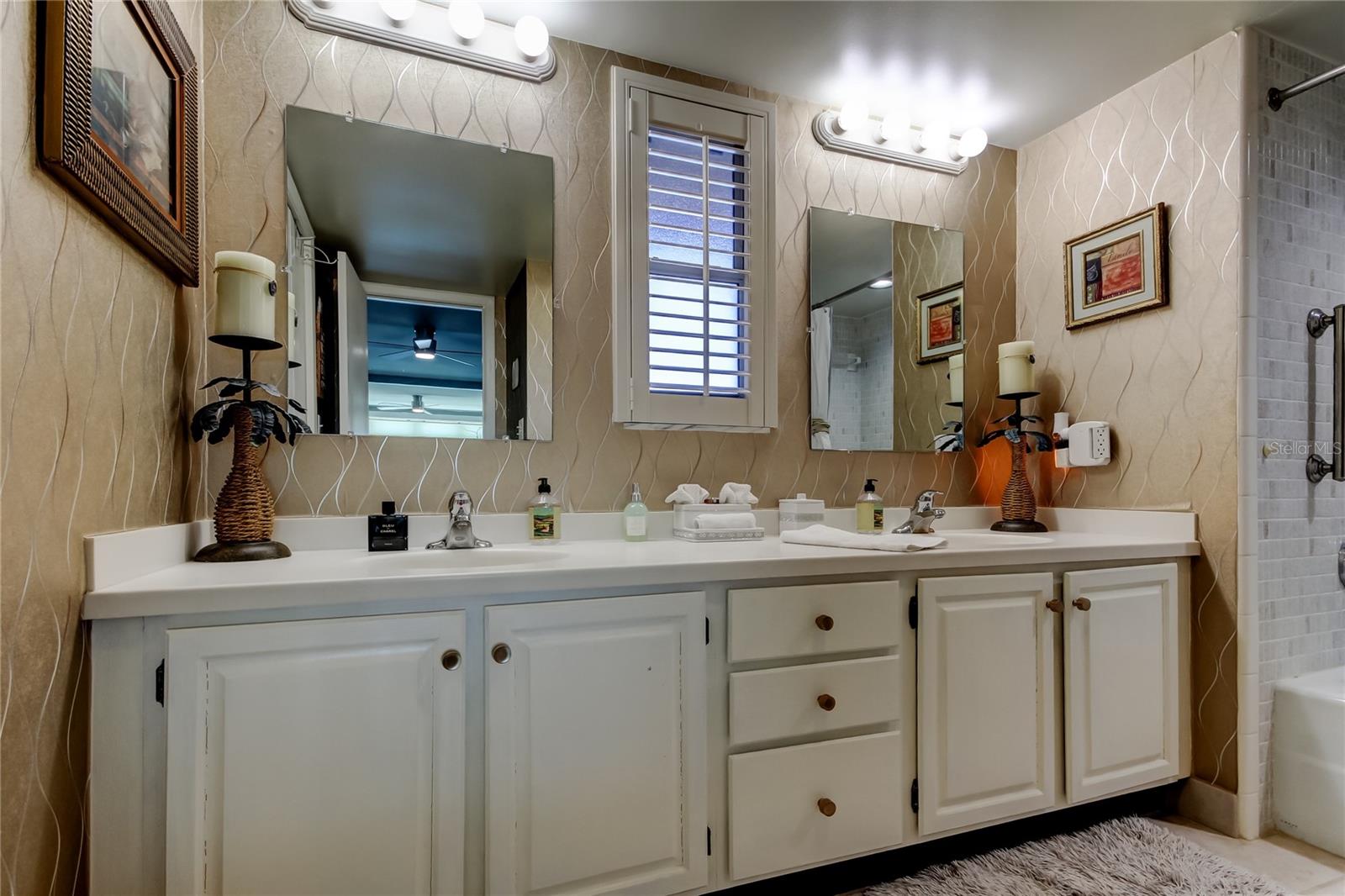 BAYWAY ISLES POINT BRITTANY FOUR - Residential