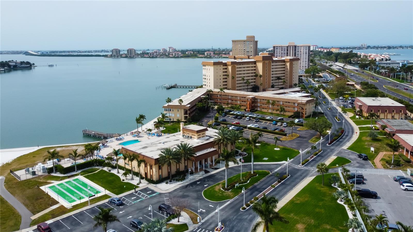 BAYWAY ISLES POINT BRITTANY FOUR - Residential