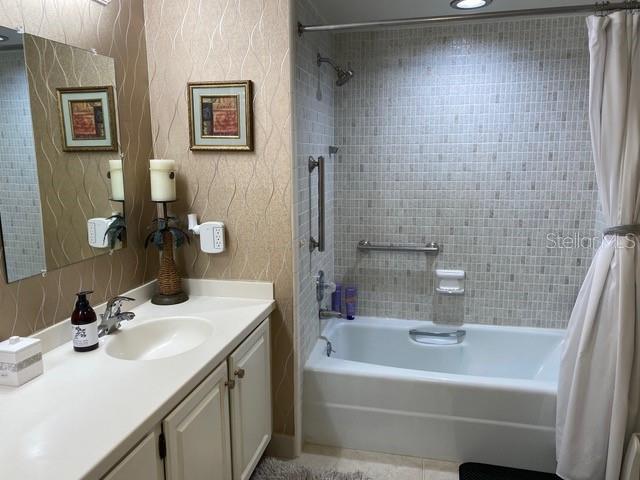 BAYWAY ISLES POINT BRITTANY FOUR - Residential