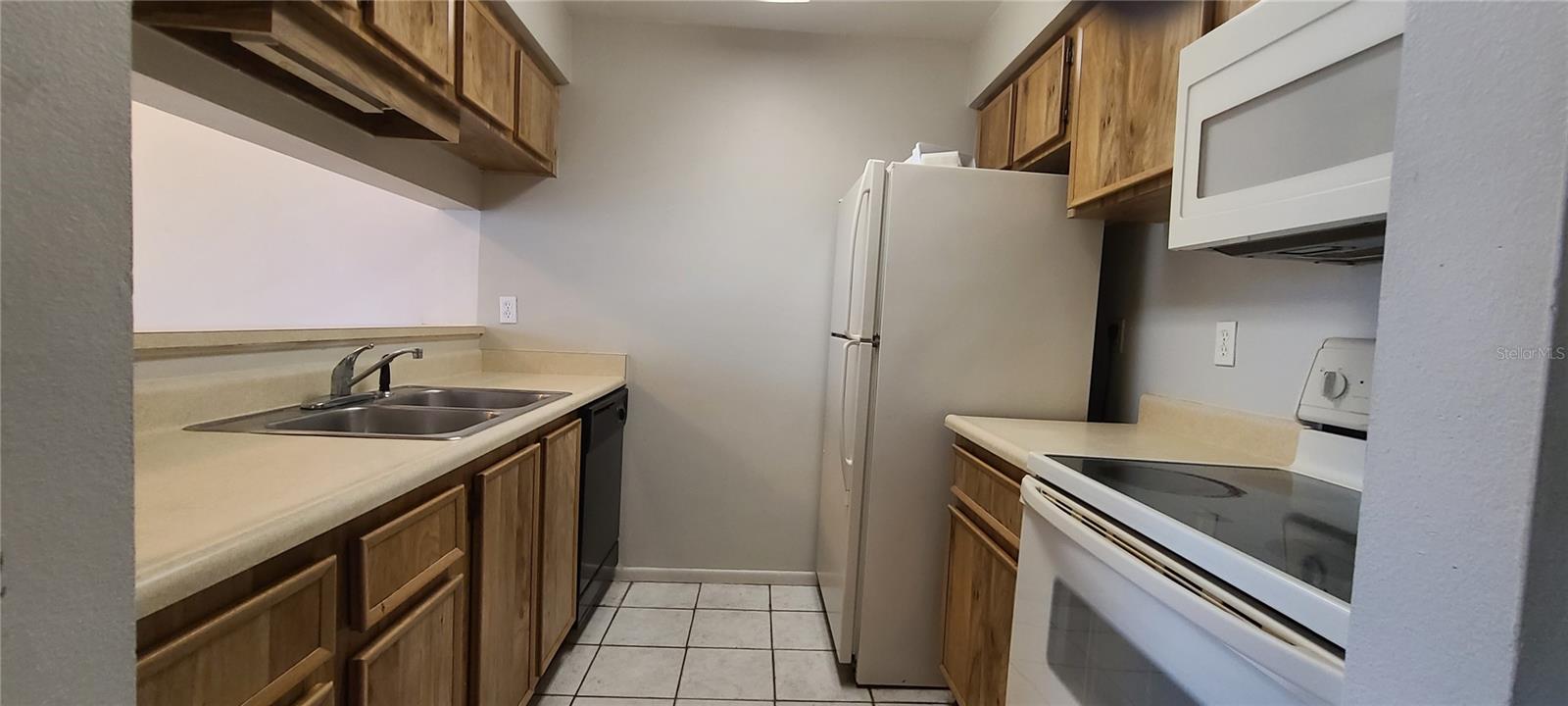 ST TROPEZ CONDO - Residential