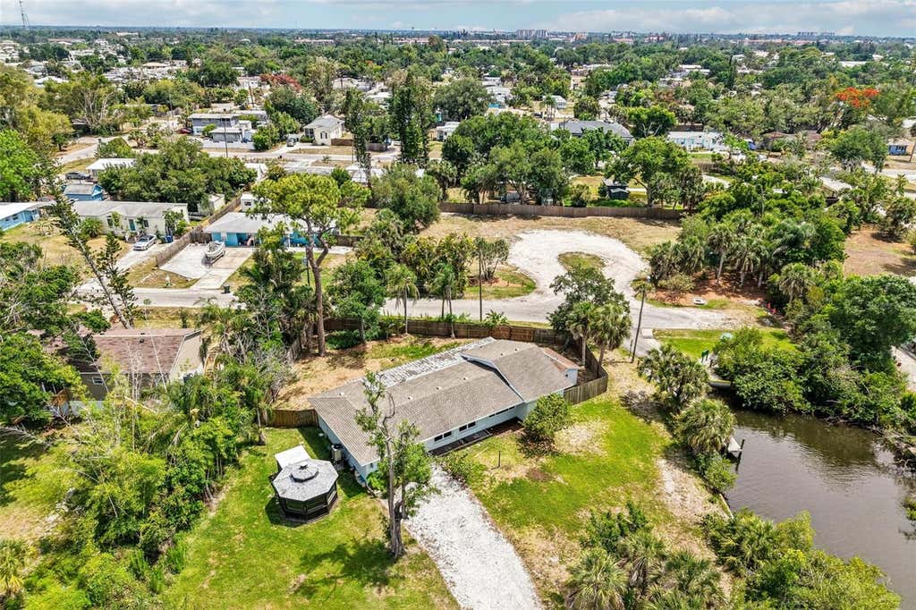 Photo of 807 Lucille Avenue, Nokomis, FL 34275 (MLS # A4693238)
