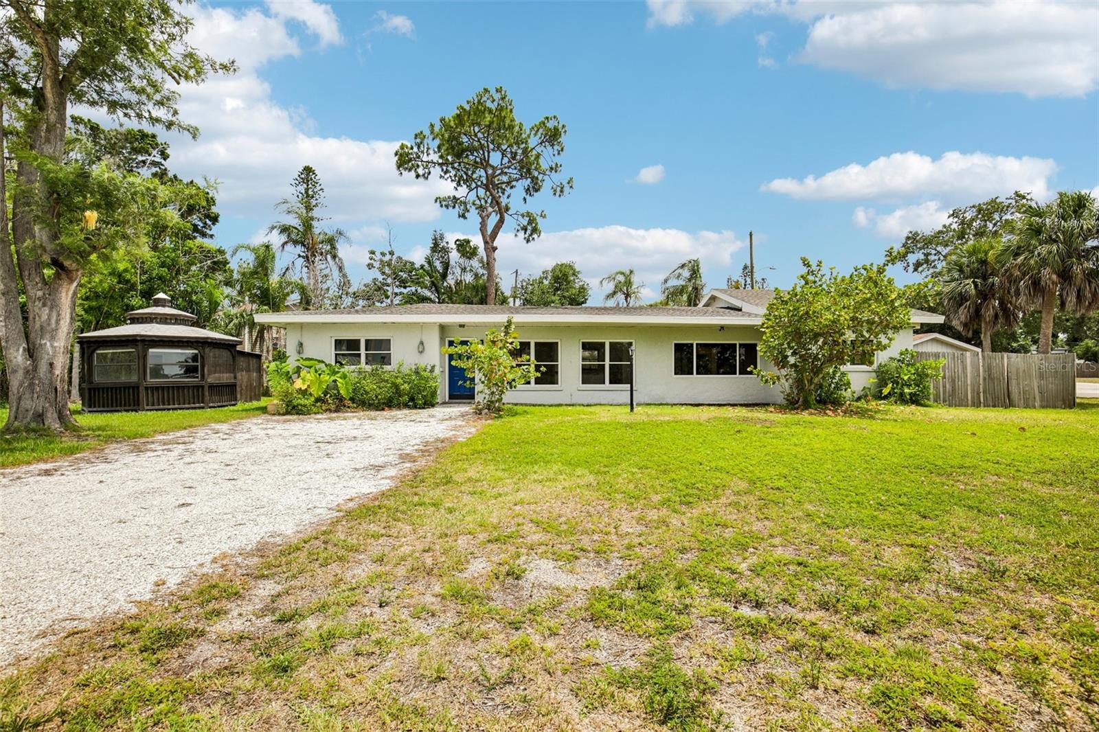 807 LUCILLE AVENUE