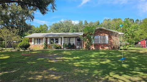 Photo of 4107 Dove Valley Lane, Lady Lake, FL 32159 (MLS # G5112608)