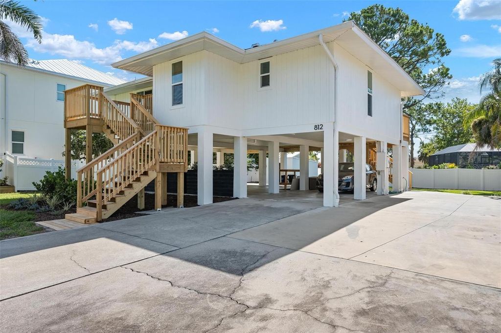 Photo of 812 Garland Avenue, Nokomis, FL 34275 (MLS # N6139612)