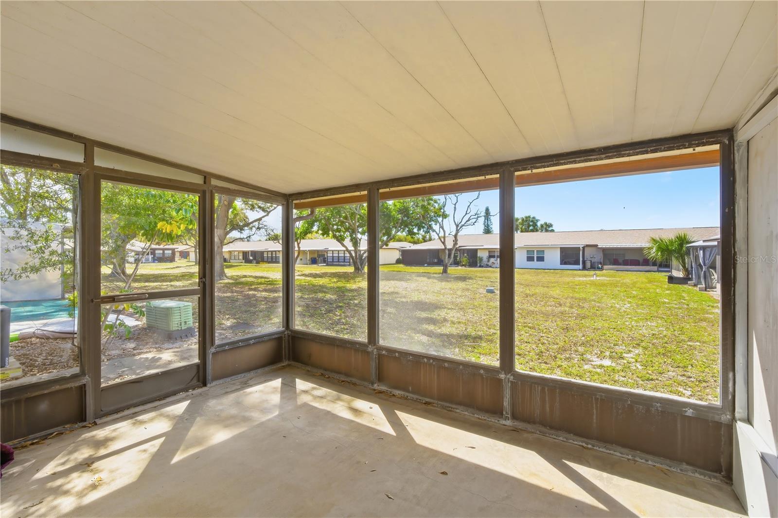 HILL CREST VILLAS - Residential Lease