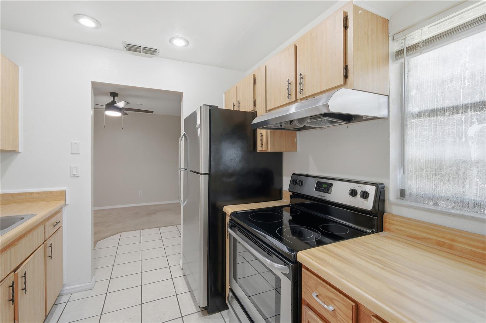 HILL CREST VILLAS - Residential Lease