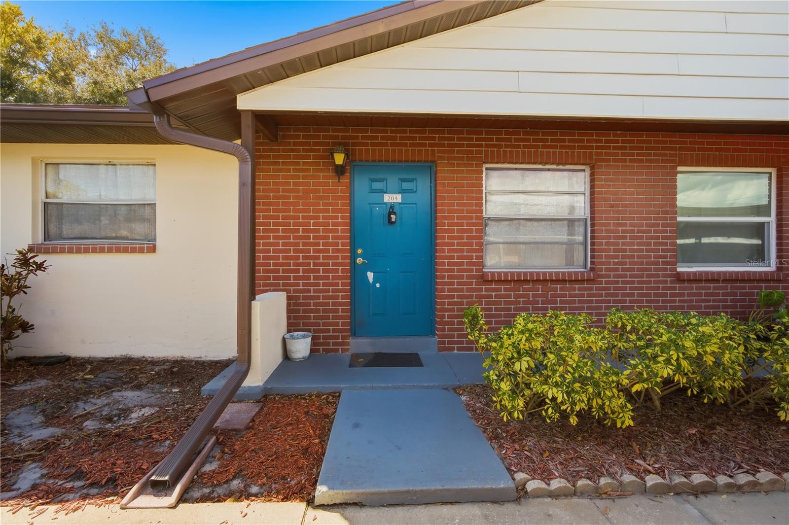 HILL CREST VILLAS - Residential Lease