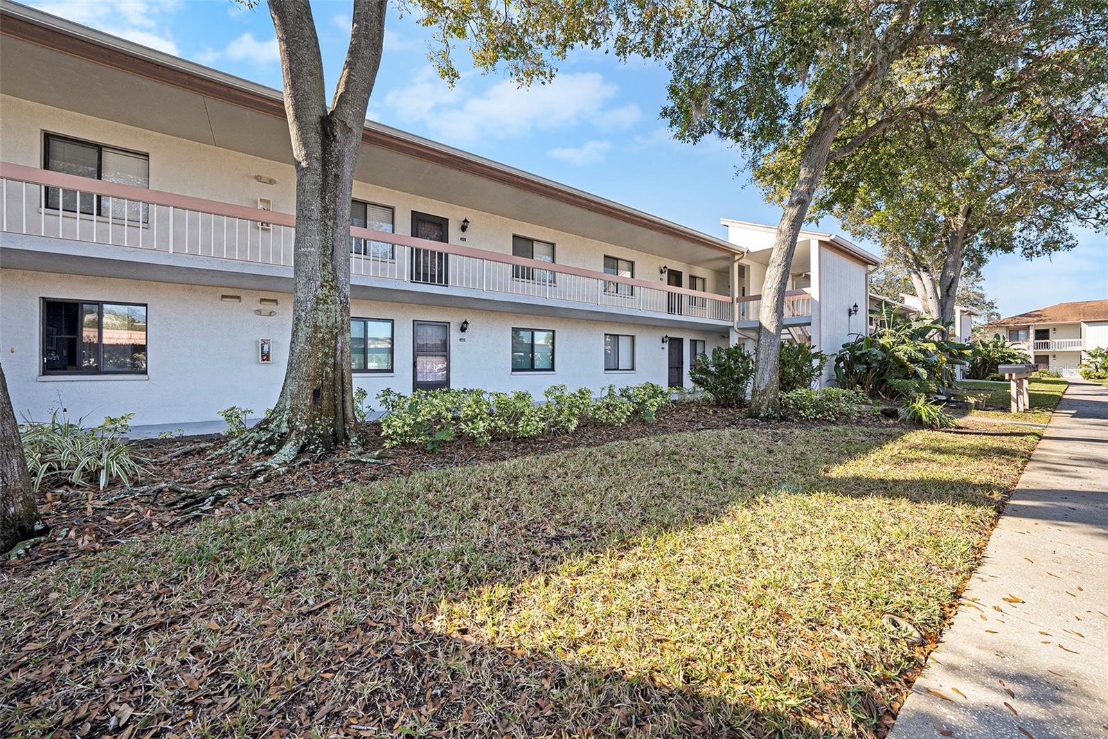 141 LAKEVIEW WAY 141