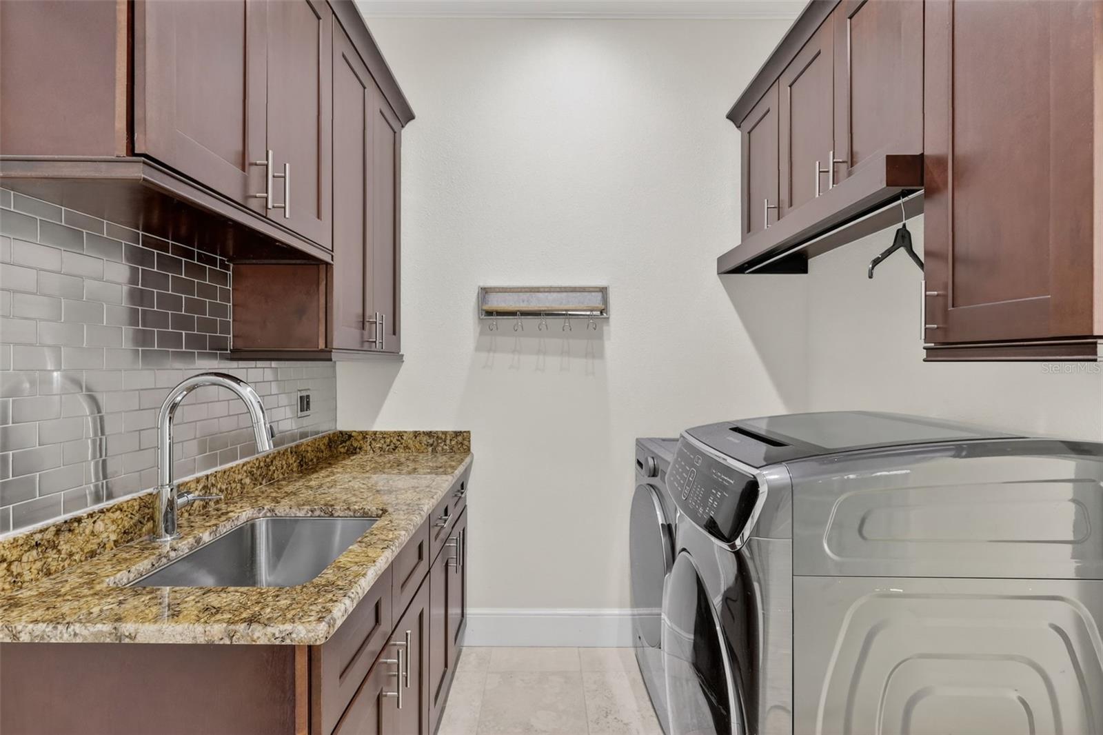 PALACIO - Residential