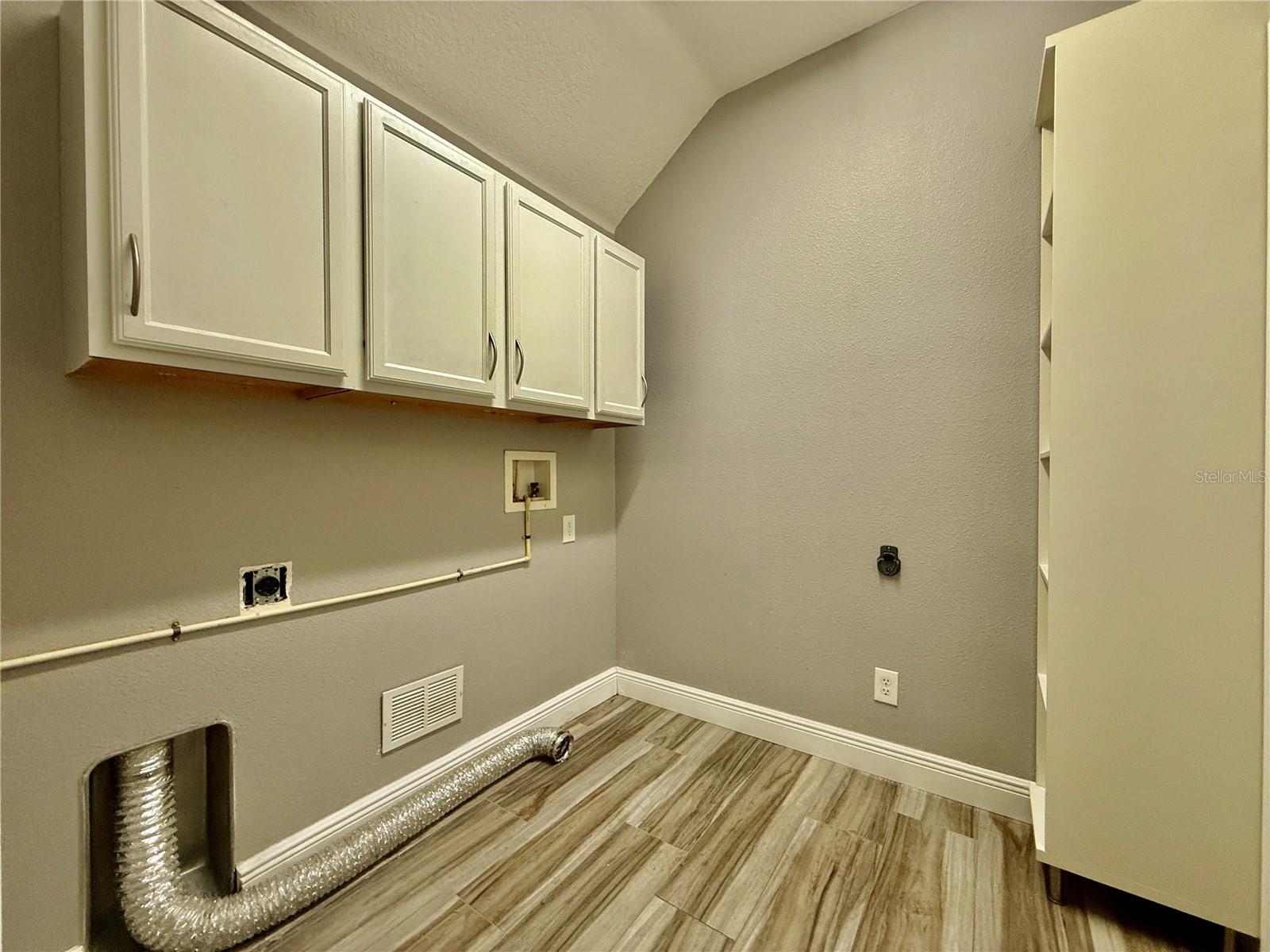 TARPON RIDGE TWNHMS - Residential