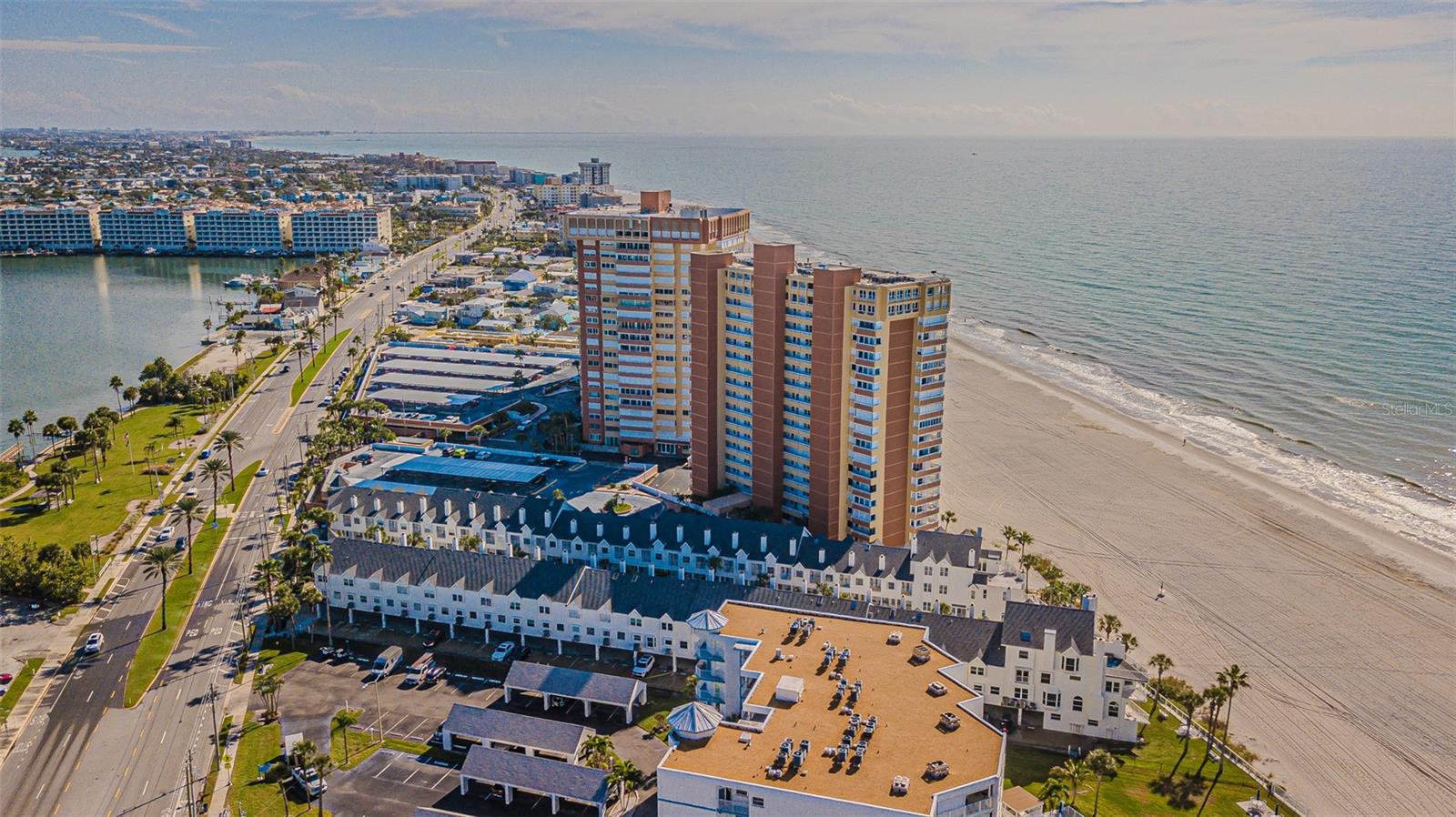 SUNSET REEF - Residential