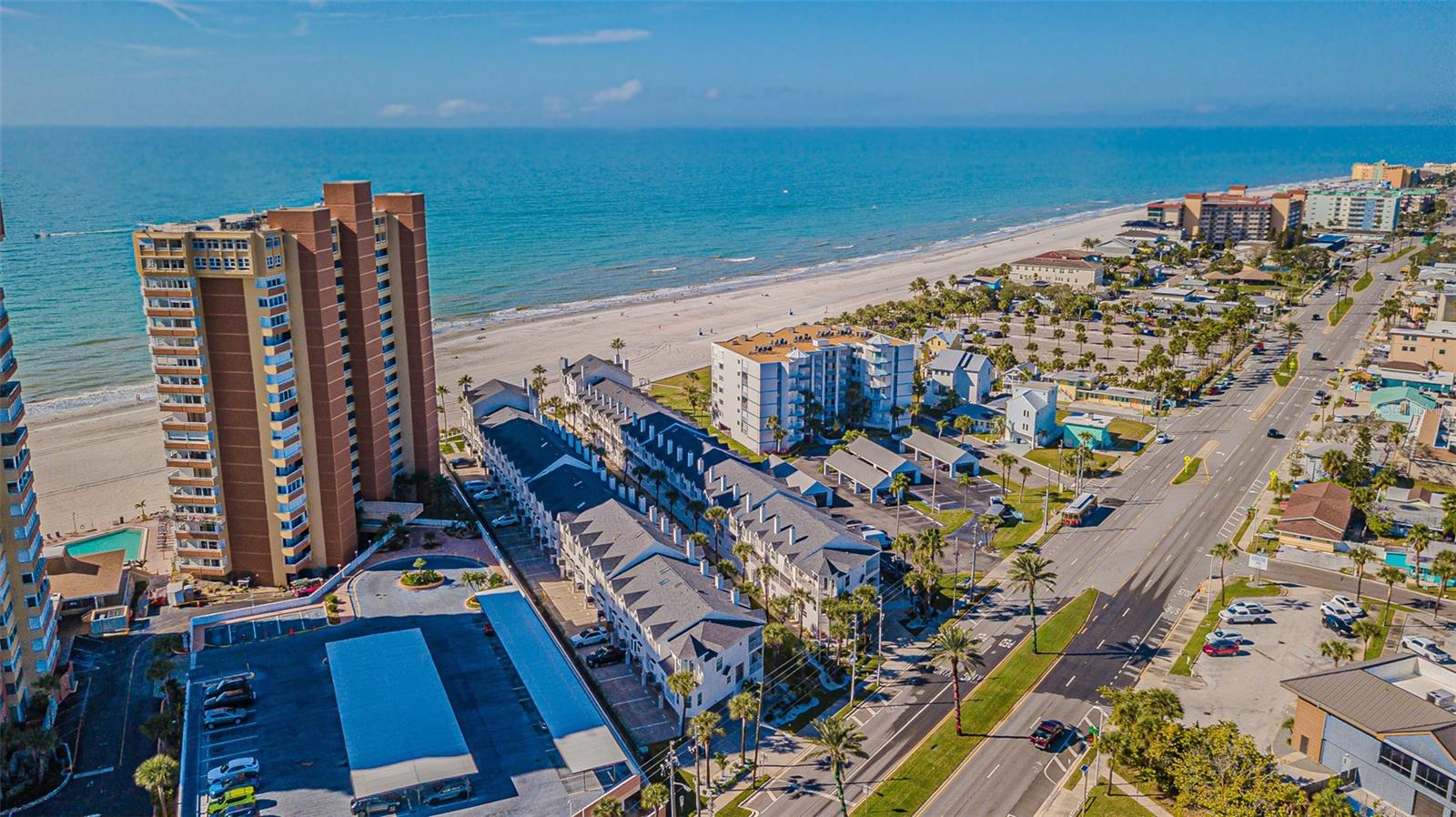 SUNSET REEF - Residential