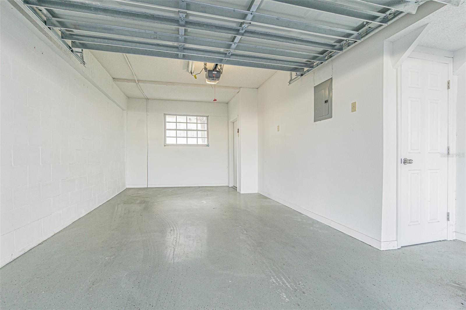 SUNSET REEF - Residential