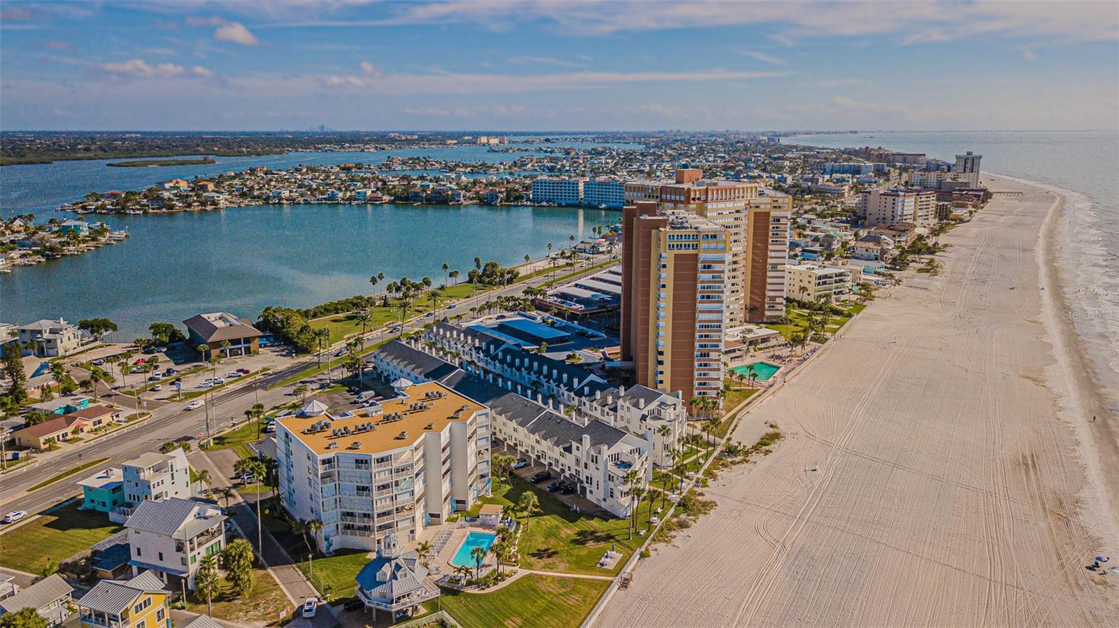 SUNSET REEF - Residential