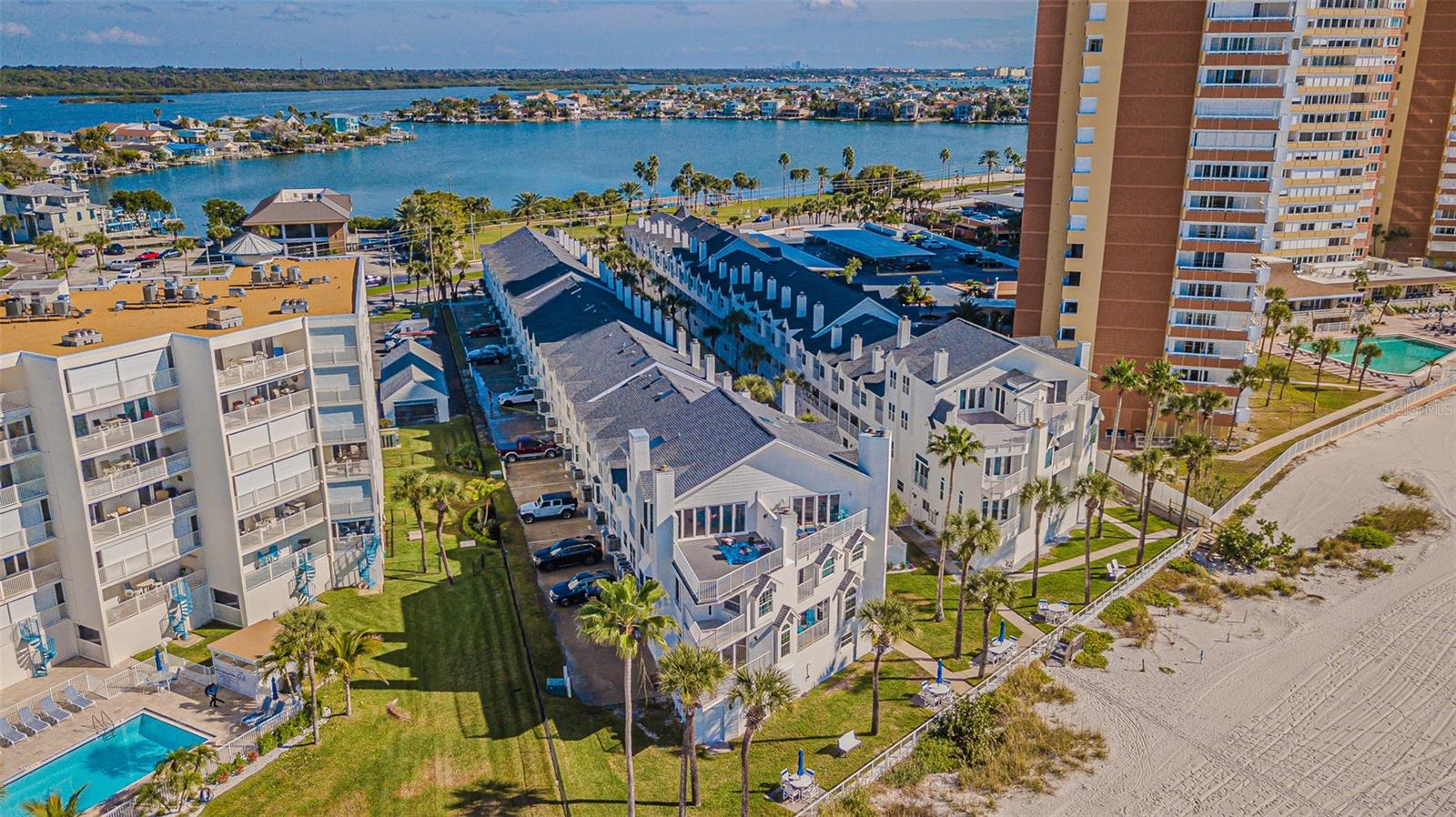 SUNSET REEF - Residential