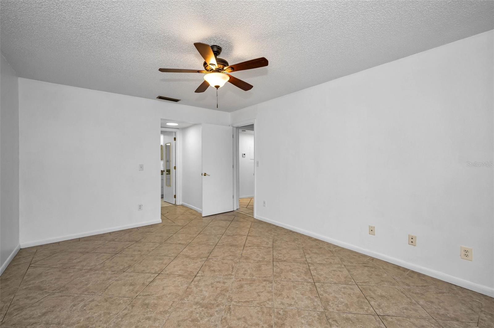 MAIDSTONE CONDO - Residential