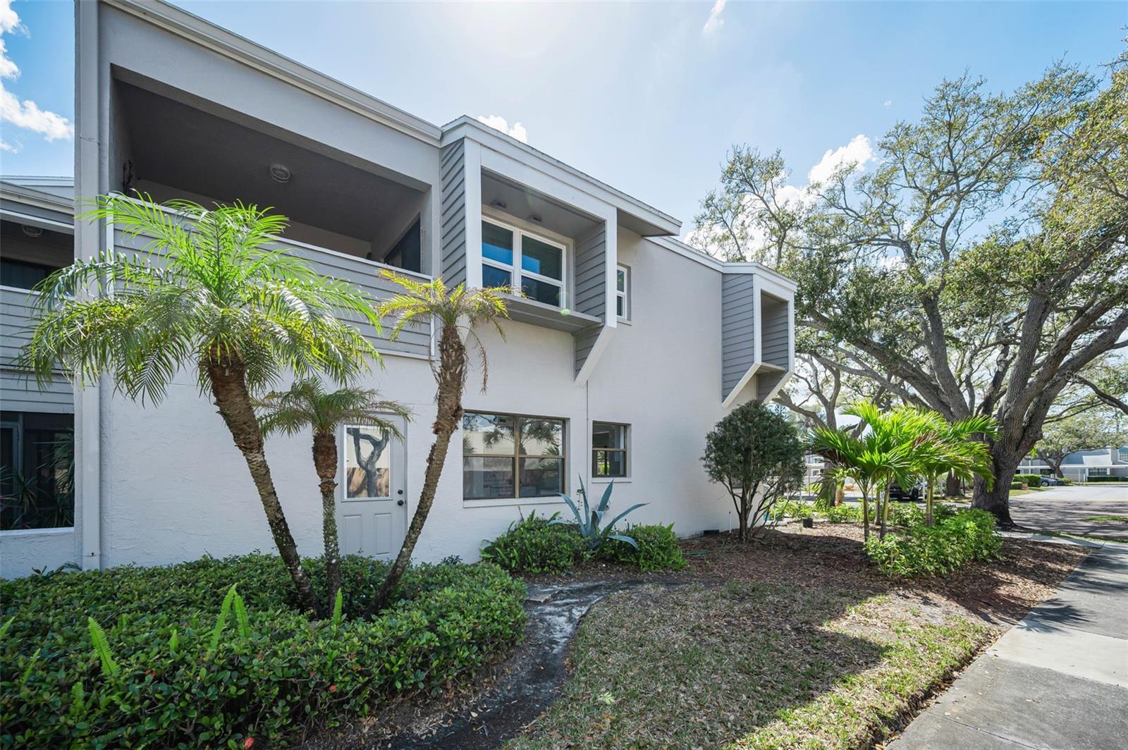 MAIDSTONE CONDO - Residential