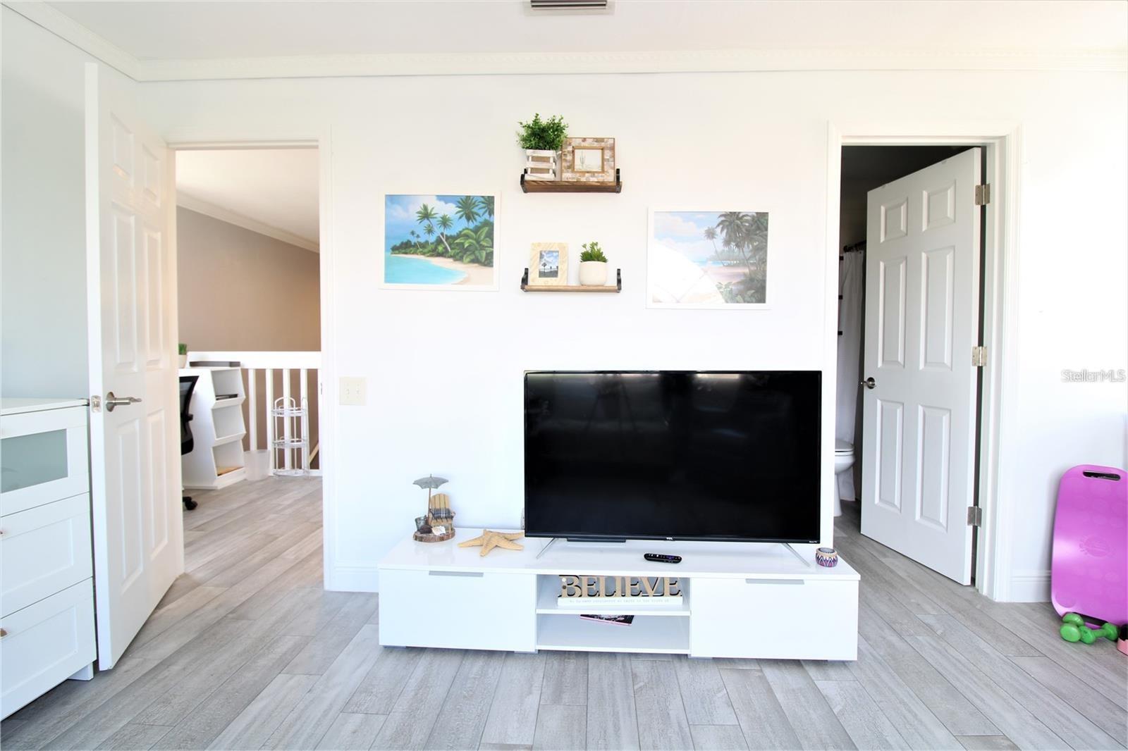 VENTURA VILLAGE PH 04 - Residential Lease