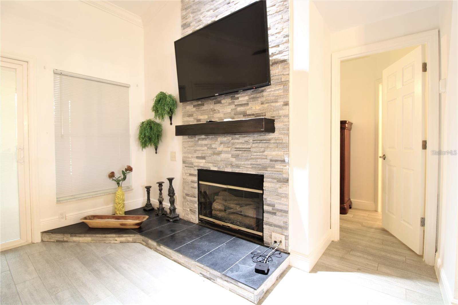 VENTURA VILLAGE PH 04 - Residential Lease