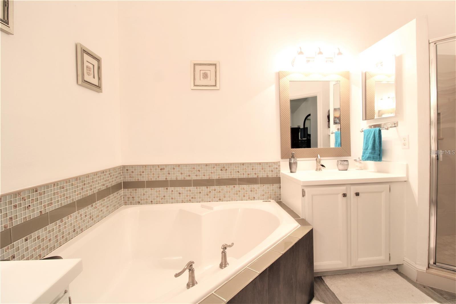 VENTURA VILLAGE PH 04 - Residential Lease