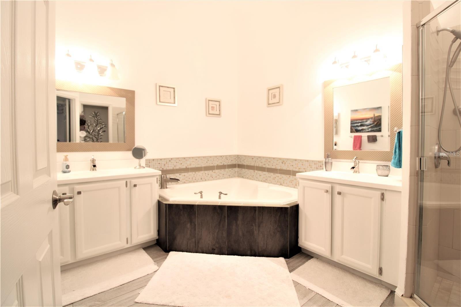 VENTURA VILLAGE PH 04 - Residential Lease