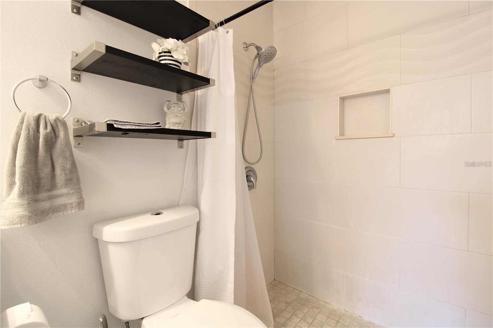 VENTURA VILLAGE PH 04 - Residential Lease