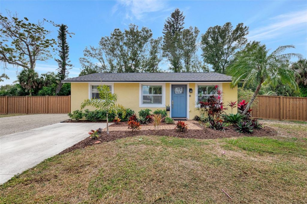 Photo of 205 Avenida De Bahia, Nokomis, FL 34275 (MLS # A4678198)