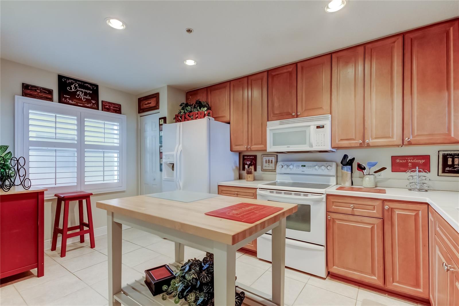 SNUG HARBOUR CONDO - Residential