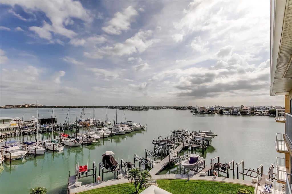 Photo of 425 150th Avenue #2504, Madeira Beach, FL 33708 (MLS # TB8465844)