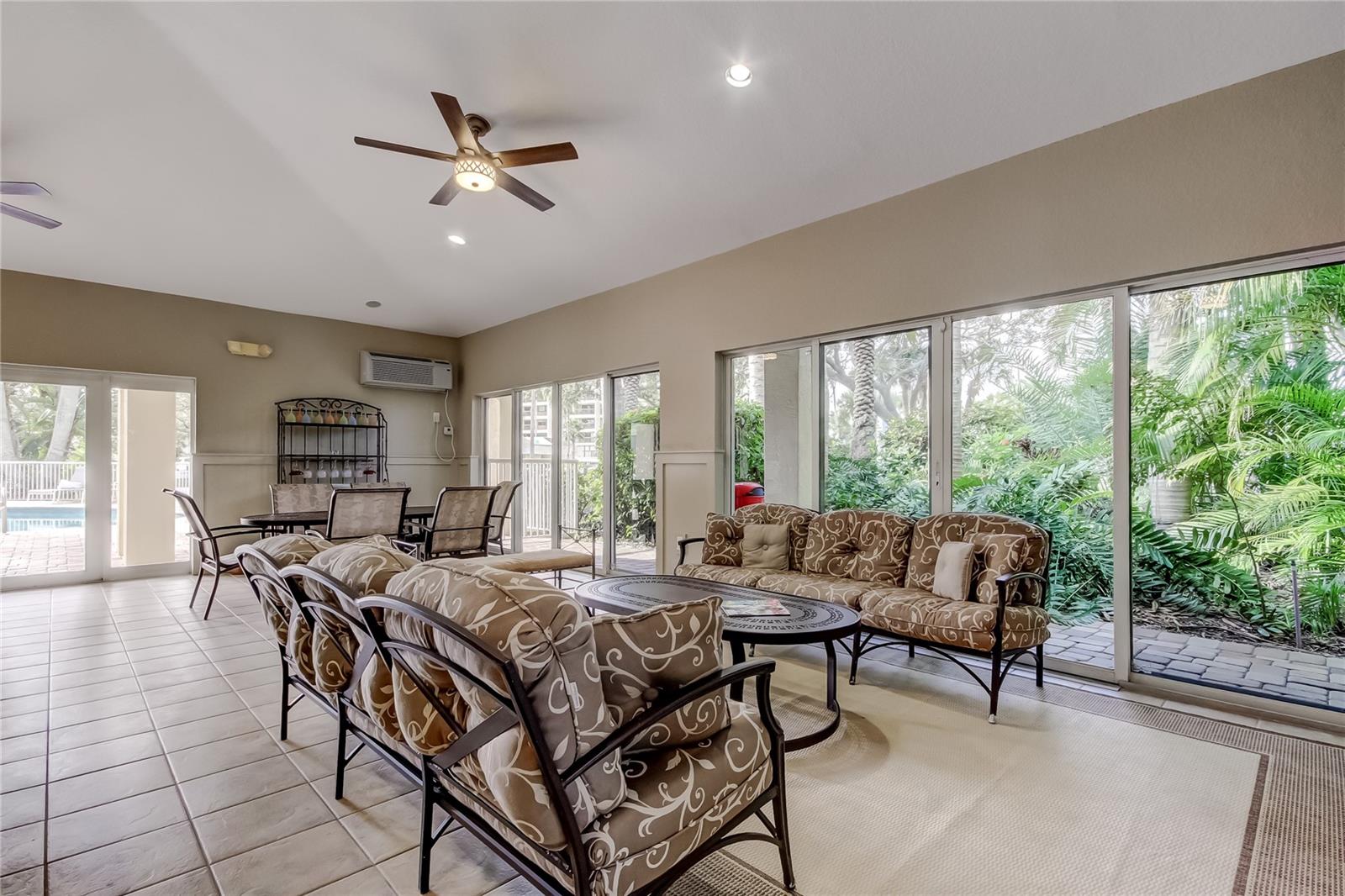 SNUG HARBOUR CONDO - Residential