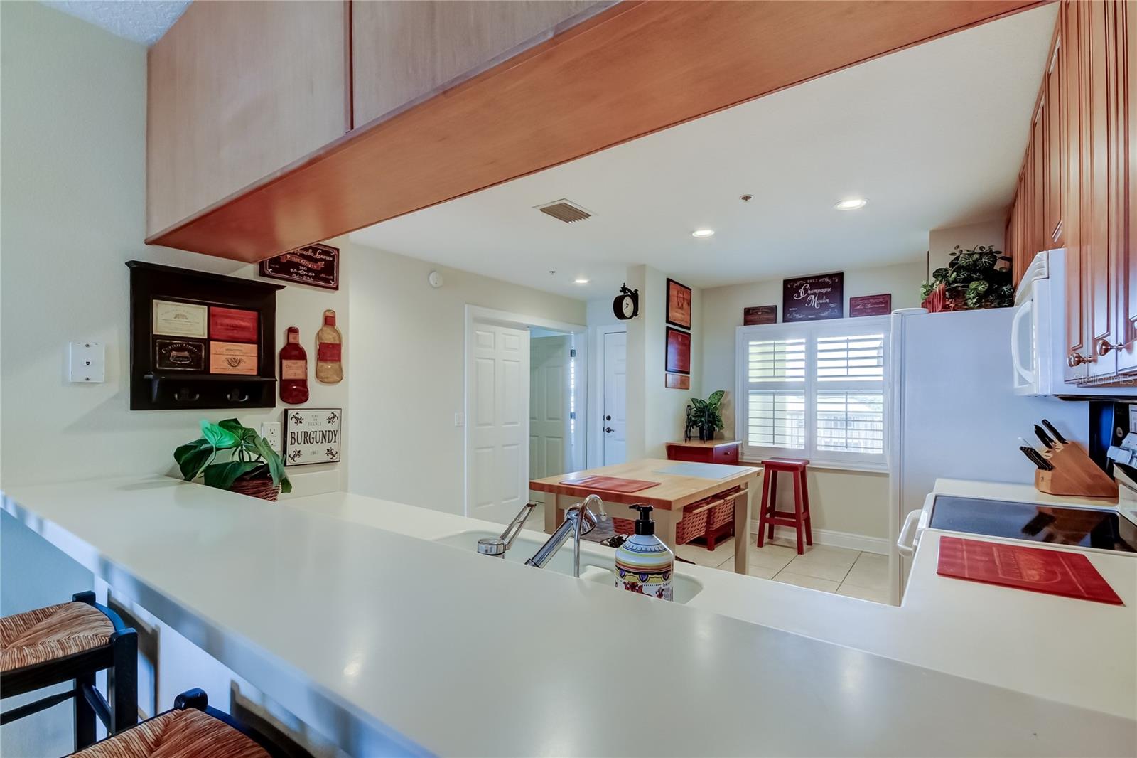 SNUG HARBOUR CONDO - Residential