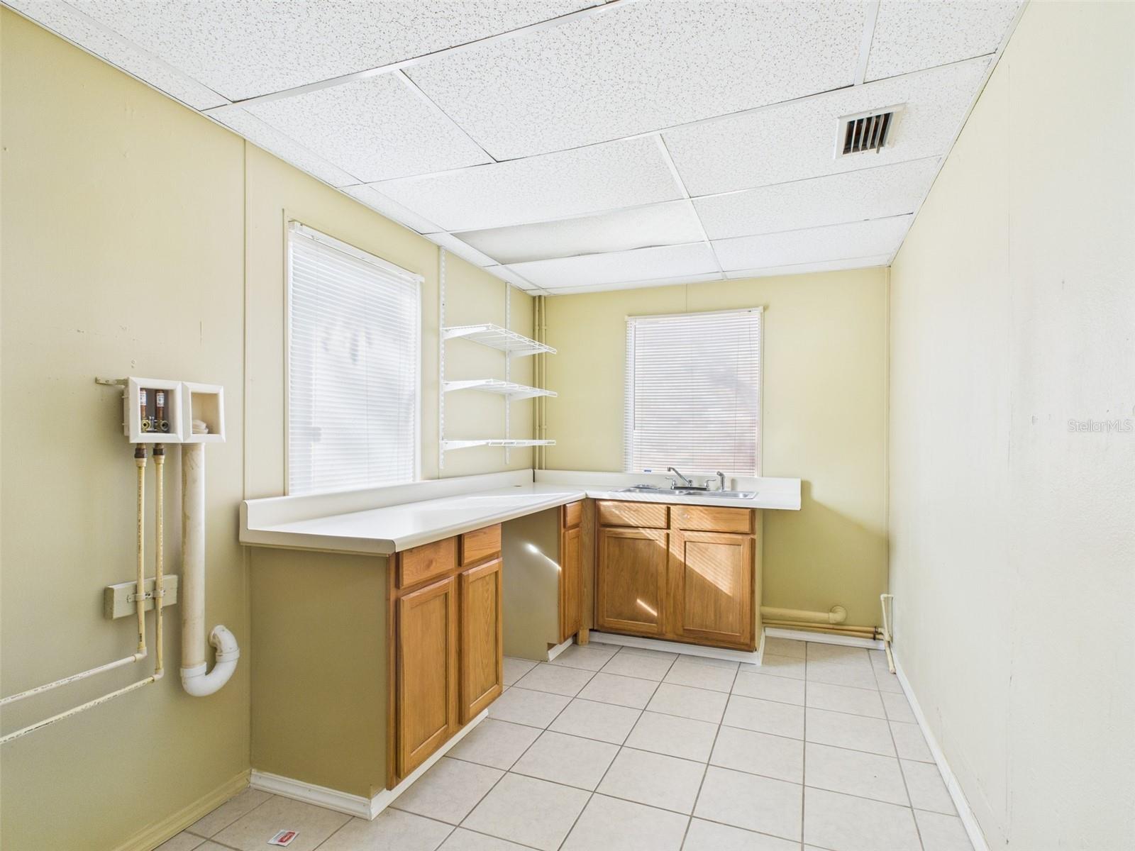 TWIN LAKE PARK SUB - Commercial Sale